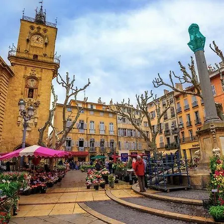 Aix Historique La Tour De L 'horloge 엑상프로방스